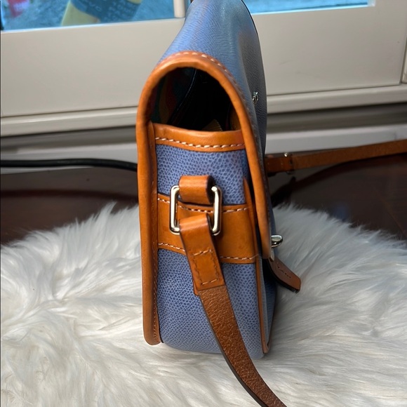 Dooney & Bourke Blue and Tan Crossbody Bag Pre-Loved - Picture 4 of 17